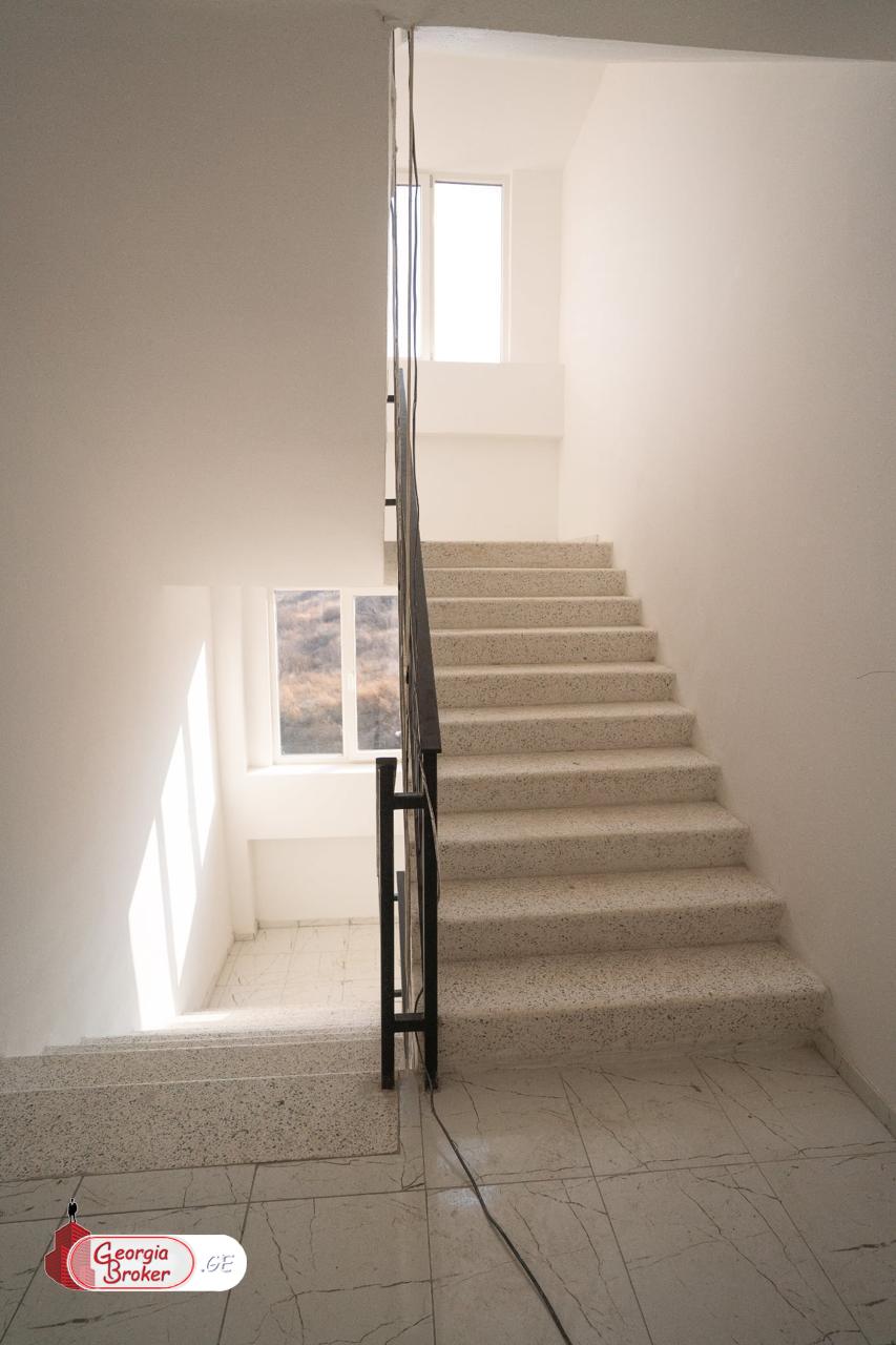 продается квартира новостройка 3-комнаты